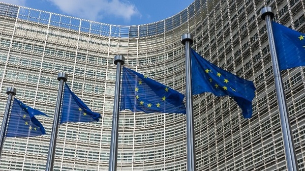 debayan2526's tweet photo. The EU’s AI Act, which governs safe uses of AI while strengthening investment and innovation across EU countries, went into effect on August 1. The full impact of #AI legislation will become clearer as rules are implemented and enforced. https://t.co/pi6cMwNQyB https://t.co/nQiSfKfEoT