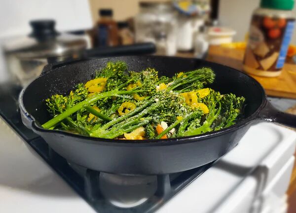 WanderingInn's tweet photo. 🔥 You thought our Wandering Inn Lodge Cast Iron Skillet was just for show? Think again! 🥘✨ This is a REAL Lodge skillet, ready for your next kitchen adventure
What’s the first thing you’ll cook with it? 🍳🔥 #TheWanderingInn #LodgeCastIron #FantasyCooking #YesYouCanCookWithIt https://t.co/cLcK6IoRQh