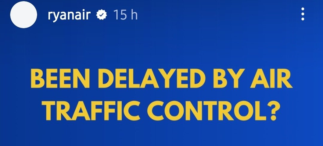 Según la información de Flightradar24, en el día de ayer la inmensa mayoría de vuelos operaron en Asturias con antelación a la hora prevista de llegada. 
De los 2 vuelos de #Ryanair que operaban en Asturias uno lo hizo con 15 minutos de demora (procedente de Londres) y otro llegó