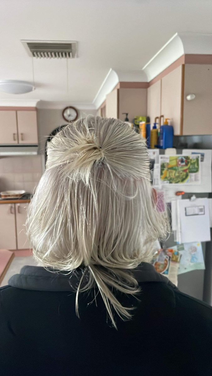 Mickysch68's tweet photo. Wk 44 &amp; th hair cn finly b pulld frm face.2 new sponsors hv donated prizes fr th lucky draw.Tamworth Oz Tag hs donated 1 free rego,thnks Pammy.Code 1 Coffee Co hs also donated a couple of prizes.Tested their coffee &amp;  it’s absolutely amazing.Thank you. 
https://t.co/ACUlt6qWgd https://t.co/rM2Mw6WREK