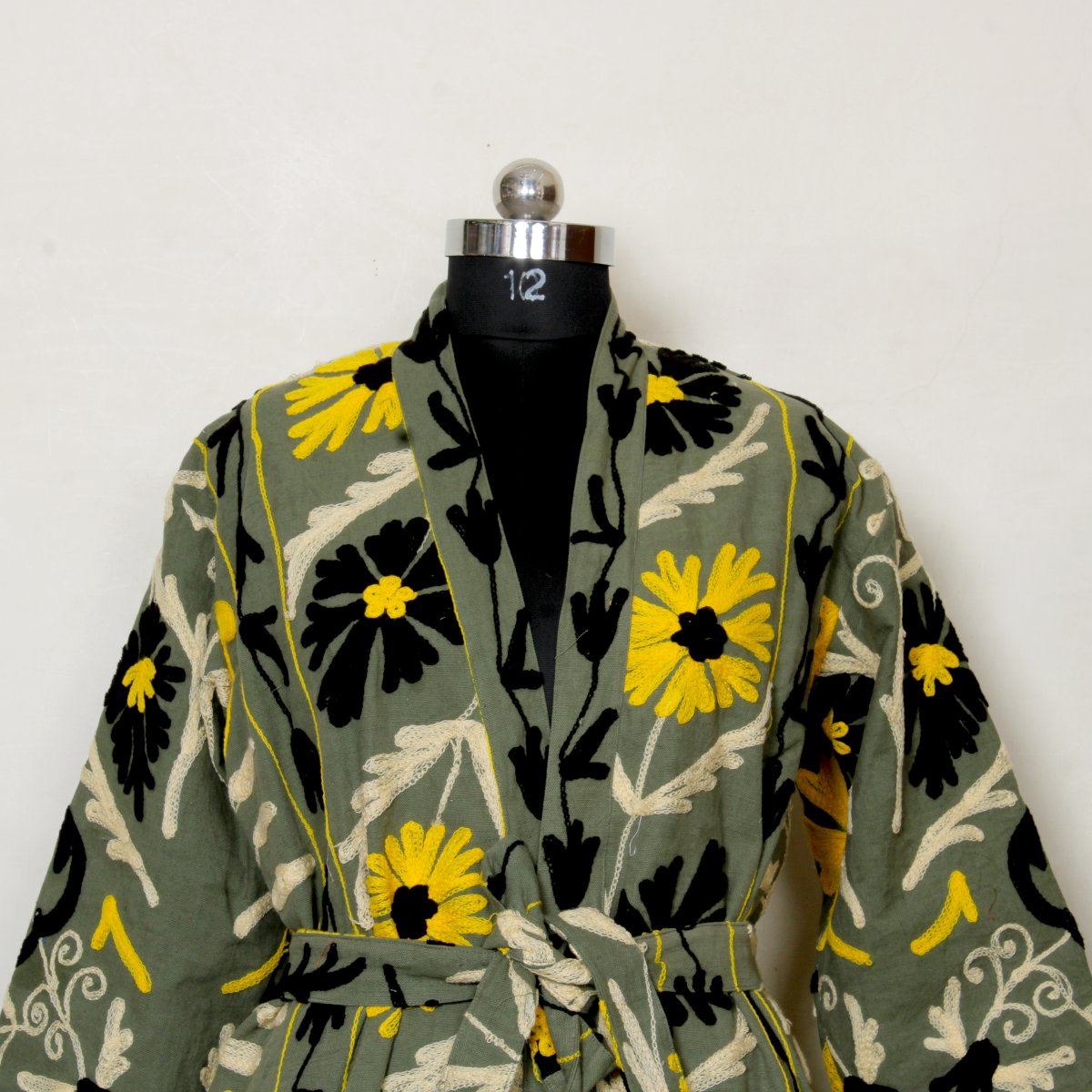 CAndcrafts's tweet photo. #EmbroideryKimono #KimonoStyle #KimonoLove
#CulturalElegance #BohoKimono https://t.co/MP9kBX2yb6