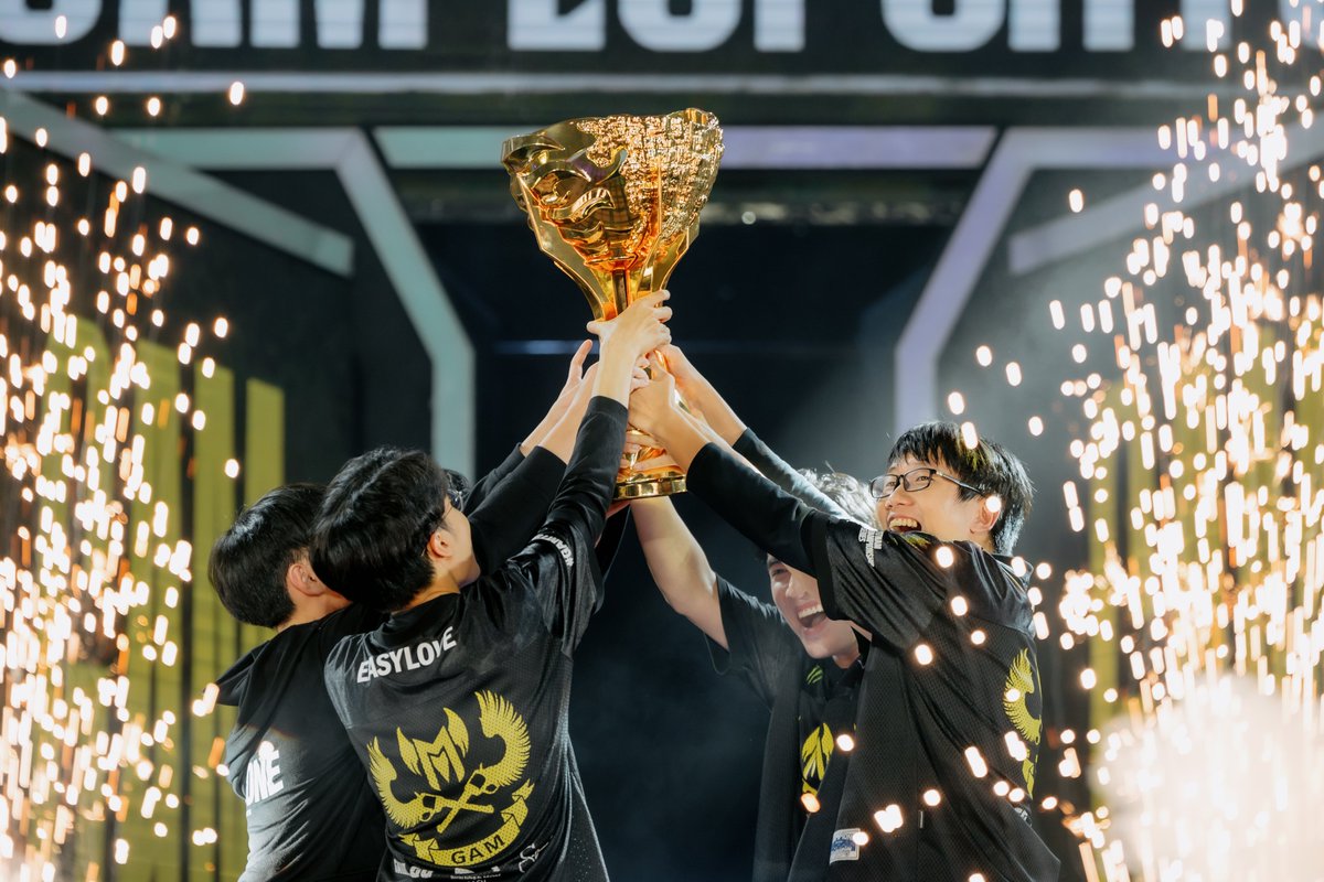 GAMesportsVN's tweet photo. 🏆 WE ARE THE VCS CHAMPIONS! 

#GAMXI #GAMTIME #RiseAsOne #DecadeOfDominnance https://t.co/9vczuBB59O