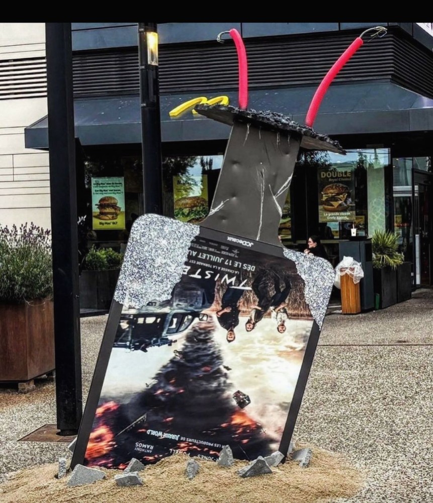 BakOffis's tweet photo. "Twisters" is hitting the streets with an electrifying marketing campaign! Experience the whirlwind of excitement as we bring the storm to life in your city. 

Credits -  @twisters

#Twisters #StreetMarketing #marketing #WWERaw #StarWars https://t.co/WE8kKHiwfA