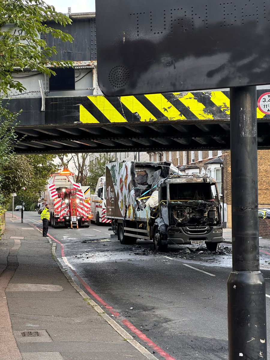 Sarah Sarah tweet media