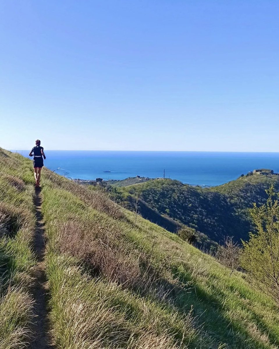 lamialiguria's tweet photo. 📸 In #Liguria ci sono luoghi perfetti in cui praticare #outdoor

📍Come l’Isola di #Bergeggi da raggiungere in canoa, le alture di #FinaleLigure da percorrere in bici e i #FortidiGenova da esplorare in un trekking panoramico 

📸 @martadimuro_ @reddy.gingerbready @katiabonchi https://t.co/mJv0Eudv19