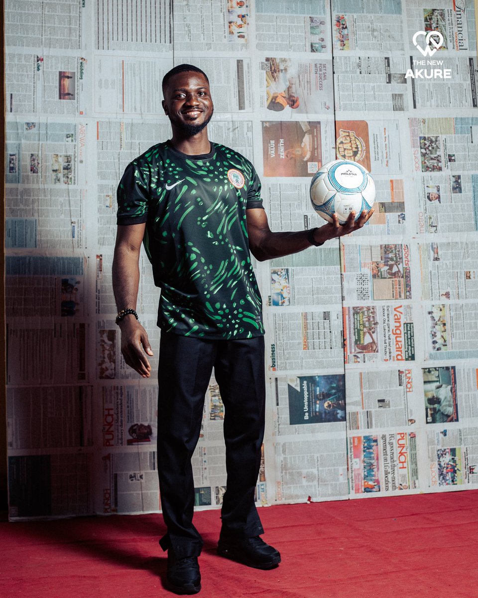 TheNew_Akure's tweet photo. Leave banter, leave everything else; did your team eat?! 🤭🔥🥰📌
Because In this army, we have no taste for mere religion without change!
#holyspirit
#jerseytheme
#wearethenew
#ilovethischurch https://t.co/3QSbE2hPg0