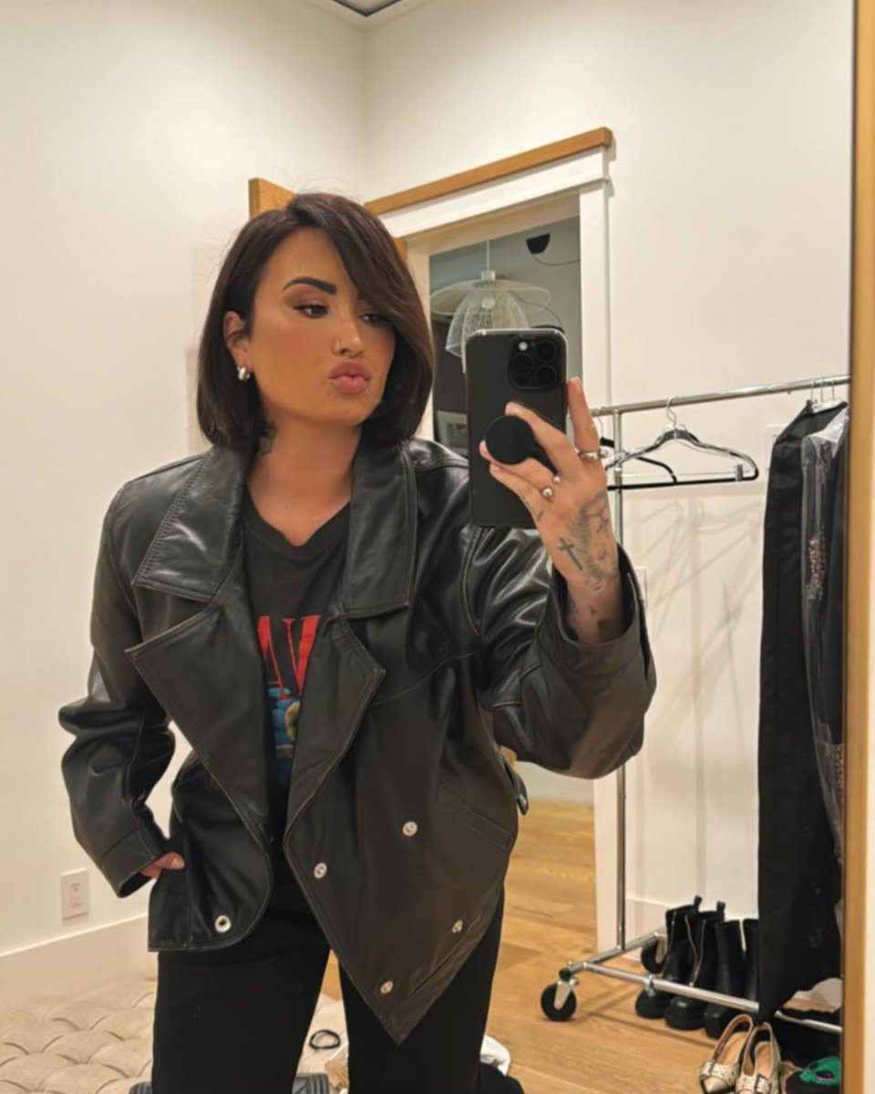 IslandRecords's tweet photo. Everyone send the biggest Happy Birthday to the one and only @ddlovato! 🥳 What Demi song are you celebrating with today? https://t.co/osbF9Xc5LJ