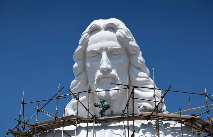 NationalIndNews's tweet photo. #Armenia Armenia will soon receive the tallest statue of Christ in the world.

A part of the statue, which will be 33 meters high and 99 meters with the pedestal, is already completed. Once the entire structure is finished, its parts will be transported by helicopter to Mount Hatis, located 25 kilometers from Yerevan.