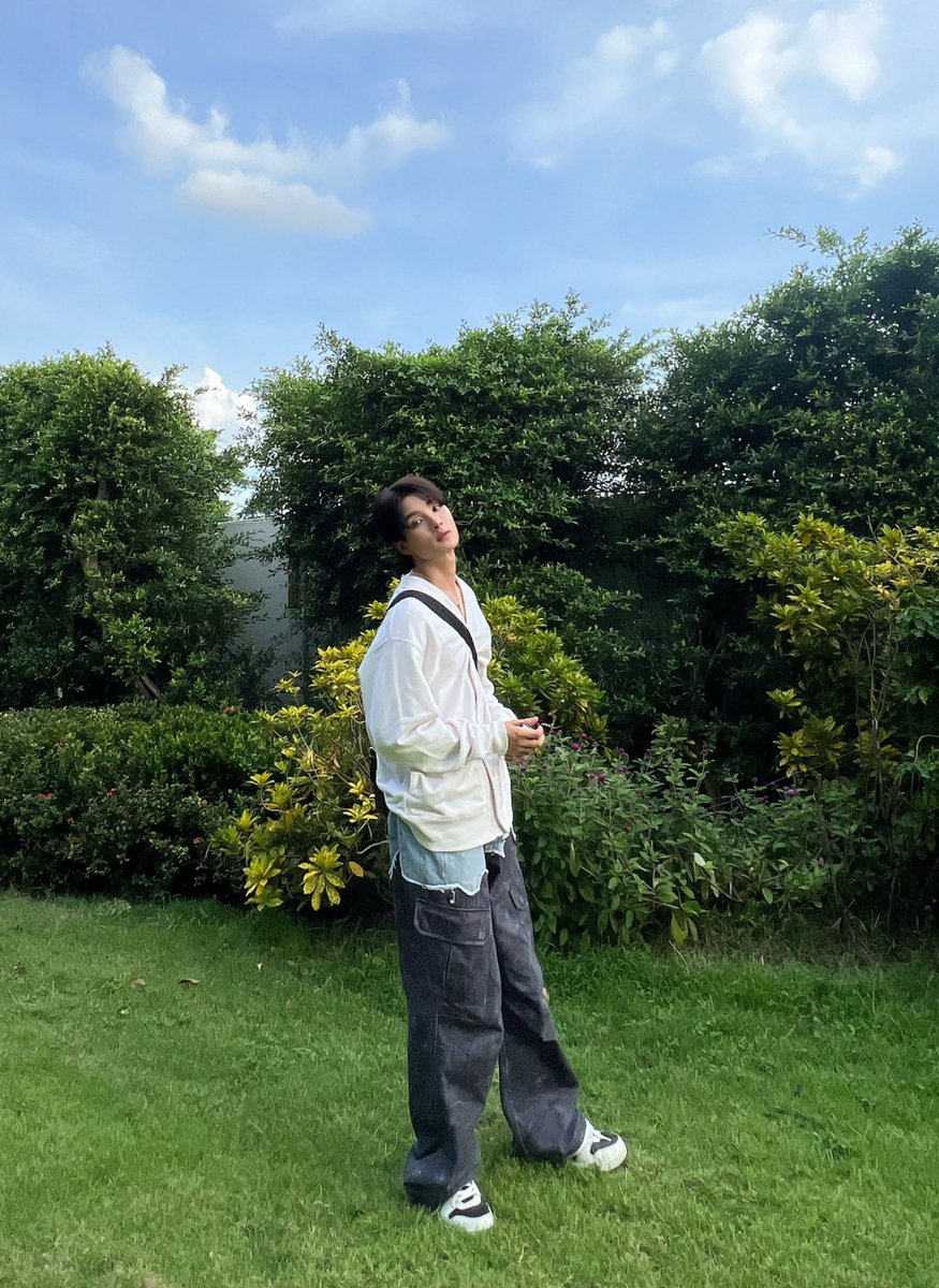 khunppol's tweet photo. ขุนสวนหรืออยากโดนขุนสวน
#KHUNPOL
#BUSbecauseofyouishine https://t.co/f2V2hLNOYT