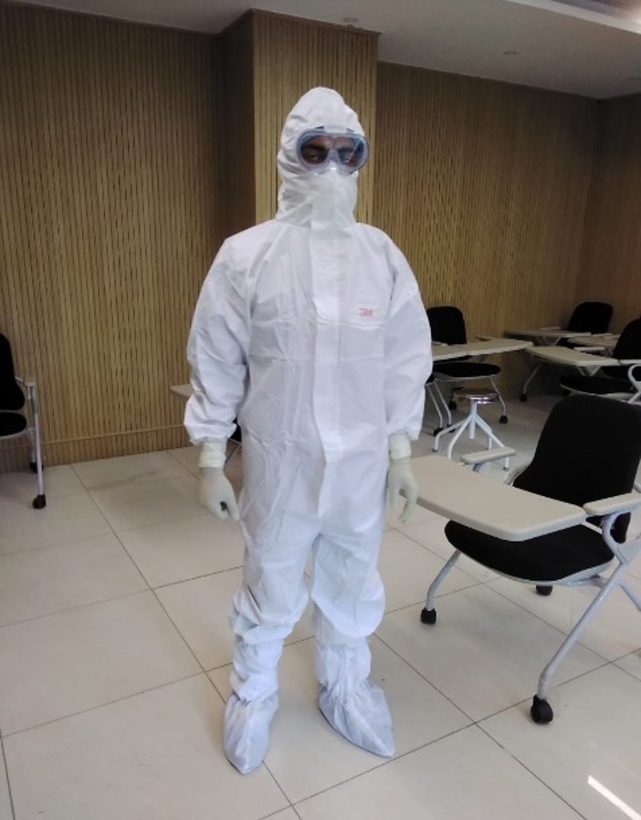 Distribution of 500 PPE kits to general hospital in Anand Vihar.
uhfworld.net/project/distri…
#ppekit #uhf #covid