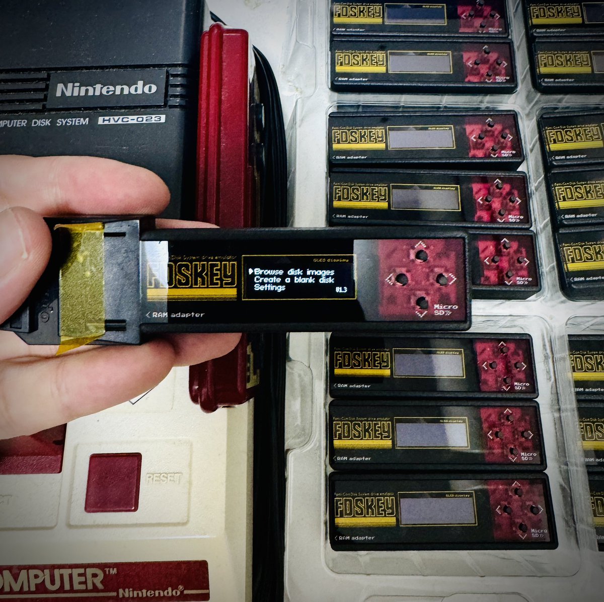 CartridgeReader's tweet photo. たまには懐かしのファミコンディスクシステムを押入れの中から取り出して遊んでみませんか？
あの頃の冒険があなたを待っています⚔️

当製品は全数すべてを確認をしてからお届けいたします💁‍♀️
安心して冒険にお出かけ下さい
#FDSKEY https://t.co/H2VGz2AwU3