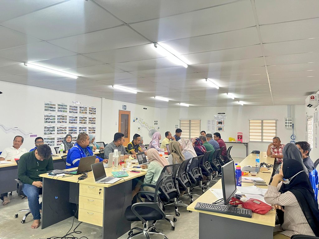 PasukanProjekTrg tweet media