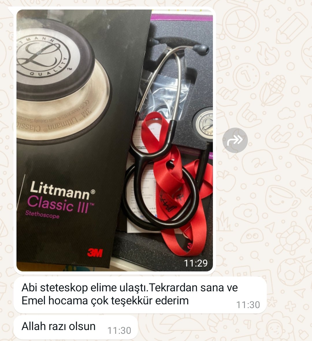 DrSarperSaglam's tweet photo. Stetoskop hediyesi bir tıp öğrencisi için en güzel hediyelerden birisi.
Ben ve arkadaşlarım 1000 den fazla doktor adayına stetoskop ve forma hediye ettik. Siz de bu kervana katılabilirsiniz. #emdate https://t.co/W3eXHt1FdD