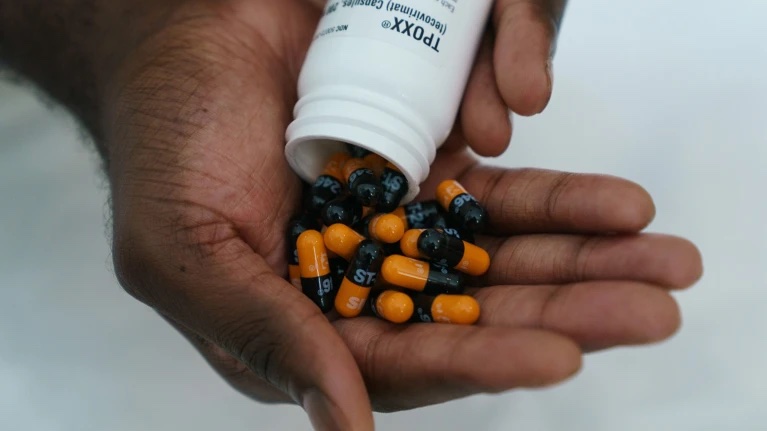 Pandemic Sciences Institute (@psioxford) on Twitter photo In <a href="/Nature/">nature</a>: As early results from a clinical trial in the DRC suggest that the drug tecovirimat does not accelerate recovery for clade I #mpox, PSI's Professor Piero Olliaro says the final results could still provide hope for some groups. 
Read more 👇
nature.com/articles/d4158… In <a href="/Nature/">nature</a>: As early results from a clinical trial in the DRC suggest that the drug tecovirimat does not accelerate recovery for clade I #mpox, PSI's Professor Piero Olliaro says the final results could still provide hope for some groups. 
Read more 👇
nature.com/articles/d4158…