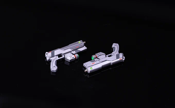 武装類です。 カラーは本体同様のカラーにシルバーを部分的に追加しました。 各所にセンサーパーツやメタルパーツを追加し情報量を上げています。