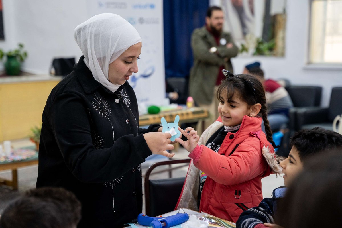 UNICEFJordan's tweet photo. “Through our initiatives, we taught the kids that if we take care of the environment, the environment will take care of us,” Ruba, 23 from Zarqa, a Youth Climate Leader with the #Sawn programme. 🌳☀️, Read more through the link below!
https://t.co/tvewcoIG2s https://t.co/jg7NcFwgBT