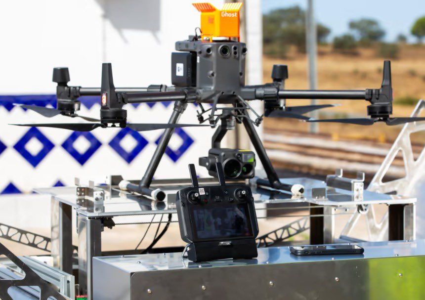 project_radius's tweet photo. These images summarise some of the most relevant moments of the Radius technology demonstration in Portugal. 

In this link you can access the rest of the photos of the day: https://t.co/l7Lr8JHIeK https://t.co/Grb06bXkC2