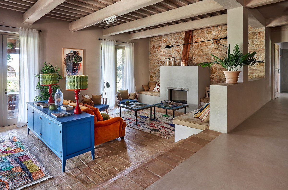 Archello's tweet image. La Selva, designed by Special Umbria, marries traditional Umbrian stonework with modern elements like resin floors and custom wooden furniture. 
buff.ly/4fUuSNu

#VernacularArchitecture #ItalianDesign #LuxuryLiving