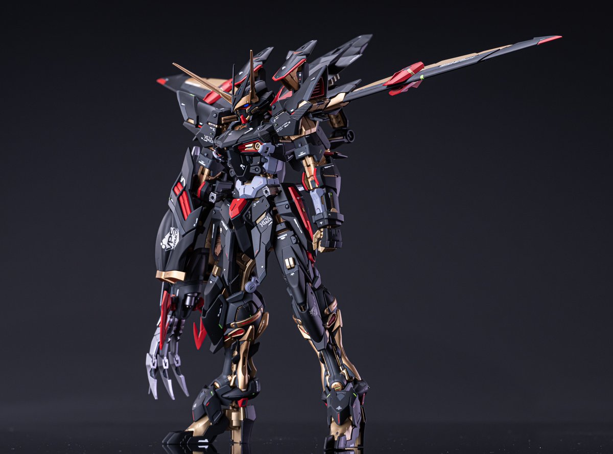 MG1/100 テスタメントガンダム完成しました！ 足、肩を他キットパーツ