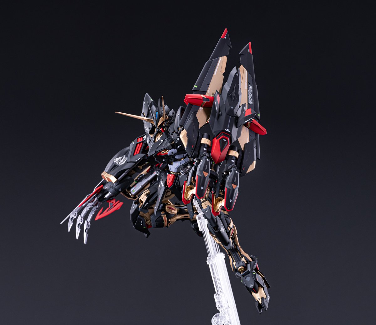 MG1/100 テスタメントガンダム完成しました！ 足、肩を他キットパーツ