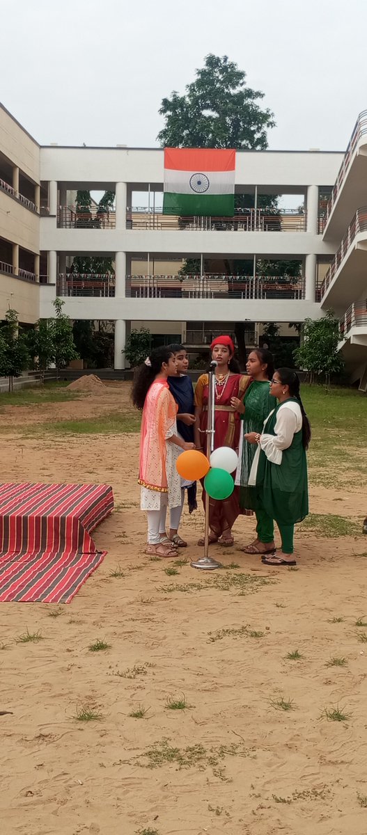 SubhaNiketan's tweet photo. #SubhaNiketan’s #IndependenceDayCelebrations holds a profound significance, this day instills a deep sense of patriotism and pride, all the students were urged to take the country towards realizing the ‘#ViksitBharatDream’. https://t.co/4irKoAbweJ