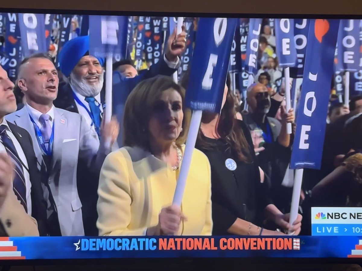 LookASingh's tweet photo. National Democratic Convention Singh
via @navjotpkaur
#Singh #Sikh #LookASingh https://t.co/cT1EX5Wm2E