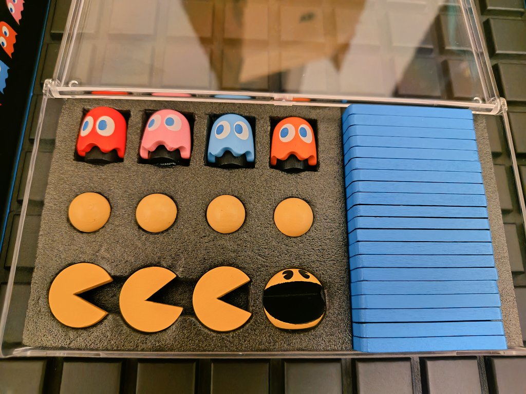 HeyBohn's tweet image. パックマンのコリドール
ケースをグレードアップ✨️
材料200円。イカす👍️
#quoridol
#PAC-MAN