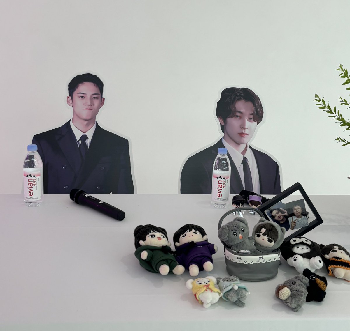현 tweet media