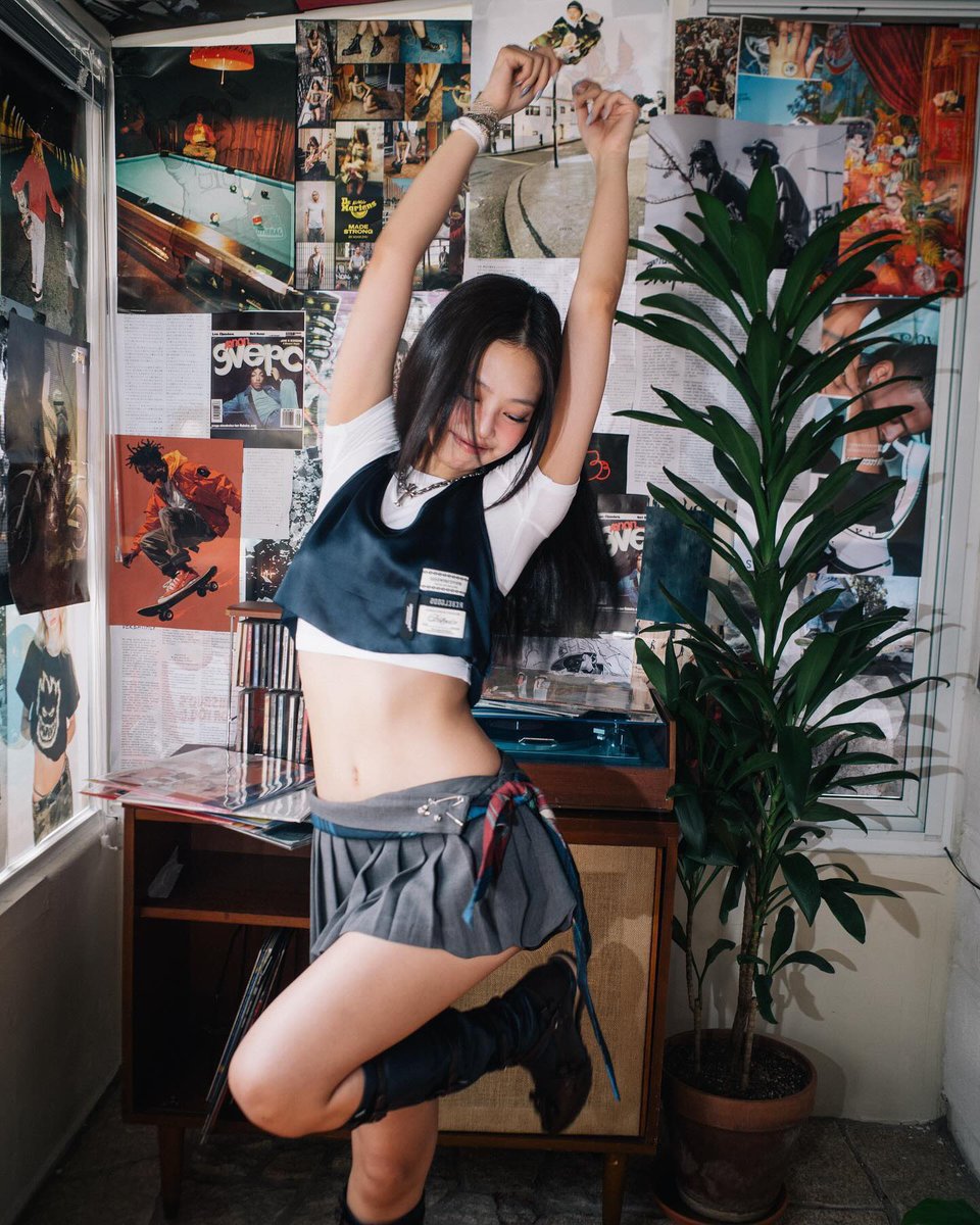 BLACKPINKCNTRAL's tweet photo. Spot featuring #JENNIE won the Best Song Award at the 2024 K-World Dream Awards.

Congratulations JENNIE! 🤍

#블랙핑크 #제니 @BLACKPINK https://t.co/nosNlKqyAs