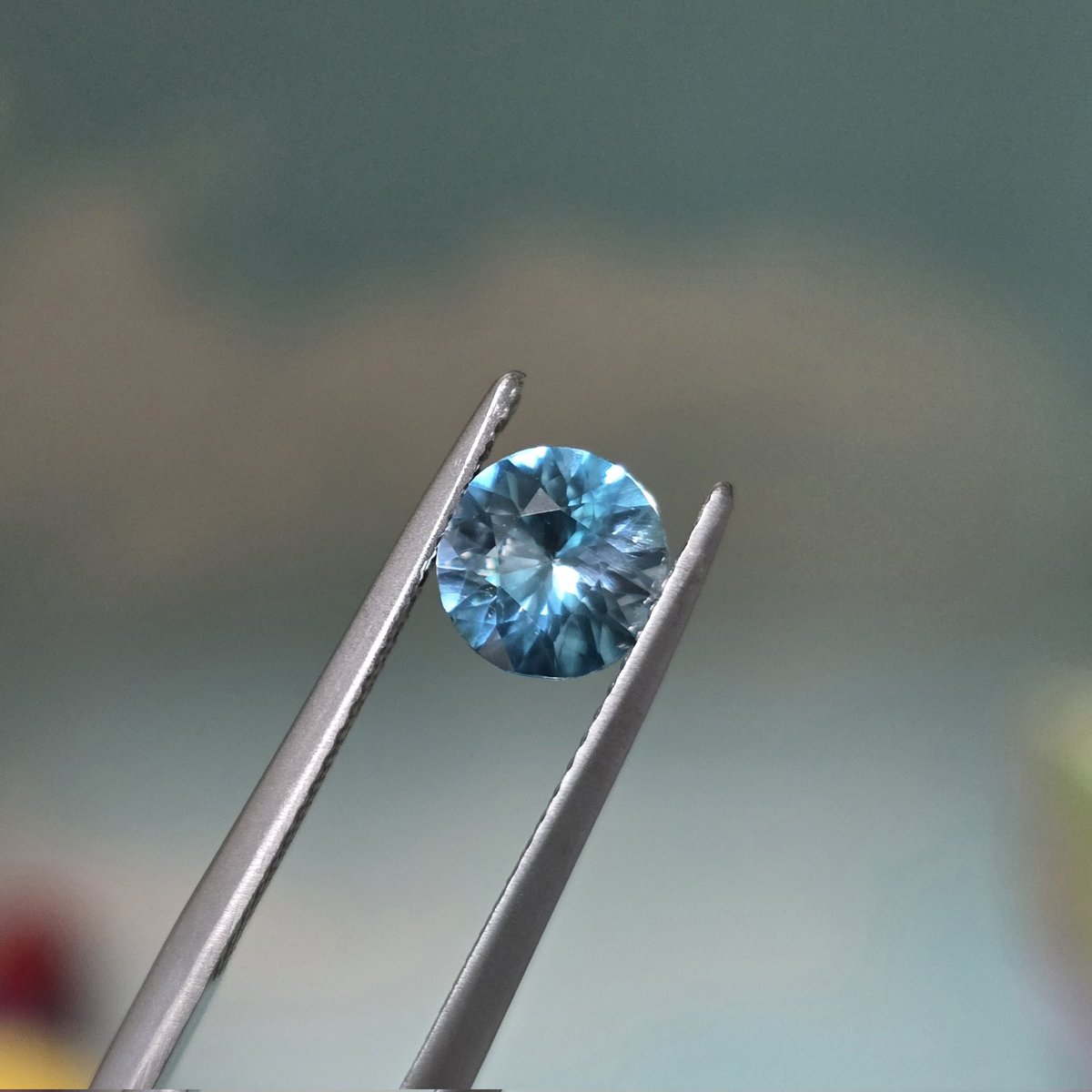 _Onirique's tweet photo. #원석마켓
7mm 라운드 블루지르콘_ 택포 12만원
1.6ct / 내포물 및 색대 있음 https://t.co/gYZMv1ZuYS
