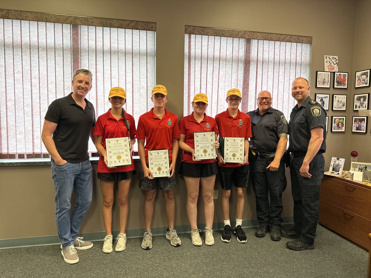 MP <a href="/MikeBarrettON/">Michael Barrett</a> congratulated our YIPIs on their upcoming graduation and presented them with certificates from the federal government, recognizing their incredible achievements this summer.

#gananoquepoliceservice #YouthInPolicing #yipigraduation