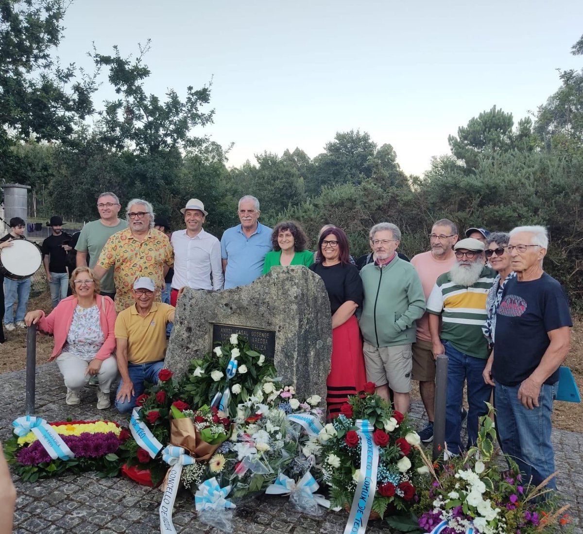 BNGTeo's tweet photo. Como todos os anos, no BNG de Teo lembramos o asasinato de Ánxel Casal e estivemos presentes nas diferentes homenaxes e actos institucionais. https://t.co/AUg7Ii6fPK