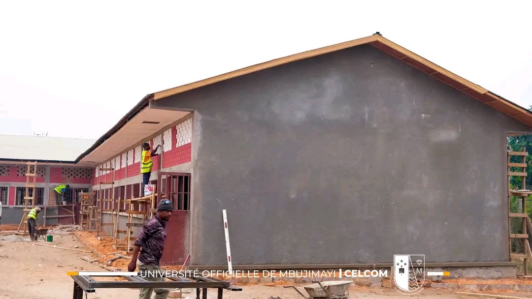 coeurdafriqueM's tweet photo. Considérant la grandeur de la population estudiantine de l'Université Officielle de Mbujimayi, le recteur #abbé #Cibaka #Cikongo s'est employé à matérialiser un projet de construction de six grands auditoriums, à capacité d'accueil de plus de 300 places assises.
@kakese_leon https://t.co/27e0cP3IJy