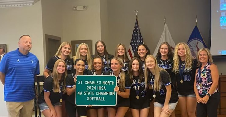 scn_softball's tweet photo. Special night for the team as they were  recognized by @cityofStCharles and Mayor  Lora Vitek. Thank you for including us,  the kind words &amp; the street sign! 
North Stars are proud to represent St. Charles! #OT https://t.co/E9a44OEmL3