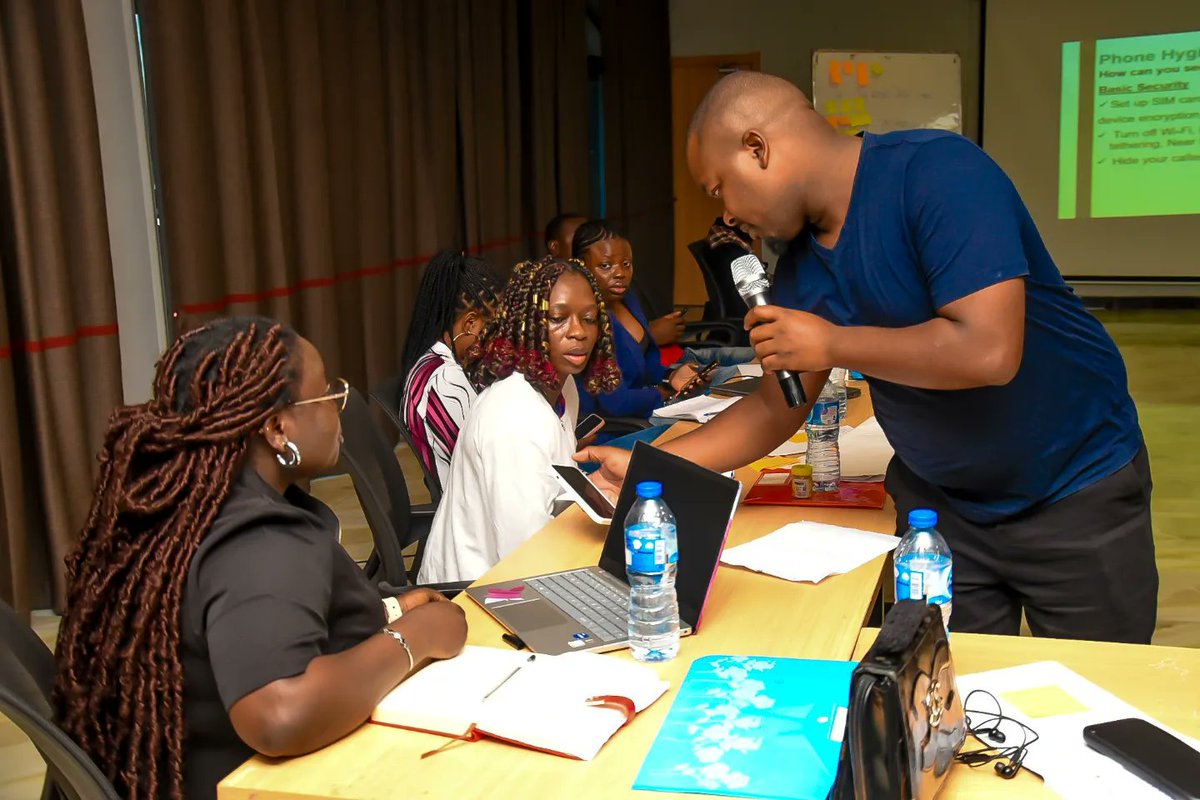 Who protects the protector? 

Our Program Officer, <a href="/iam_jumai/">Renee</a> represented SID at the recent Human Rights Defenders organized by <a href="/pjnigeria_/">Partnership For Justice</a> which focused on empowering participants with the knowledge and tools necessary to protect their rights and the rights of others.