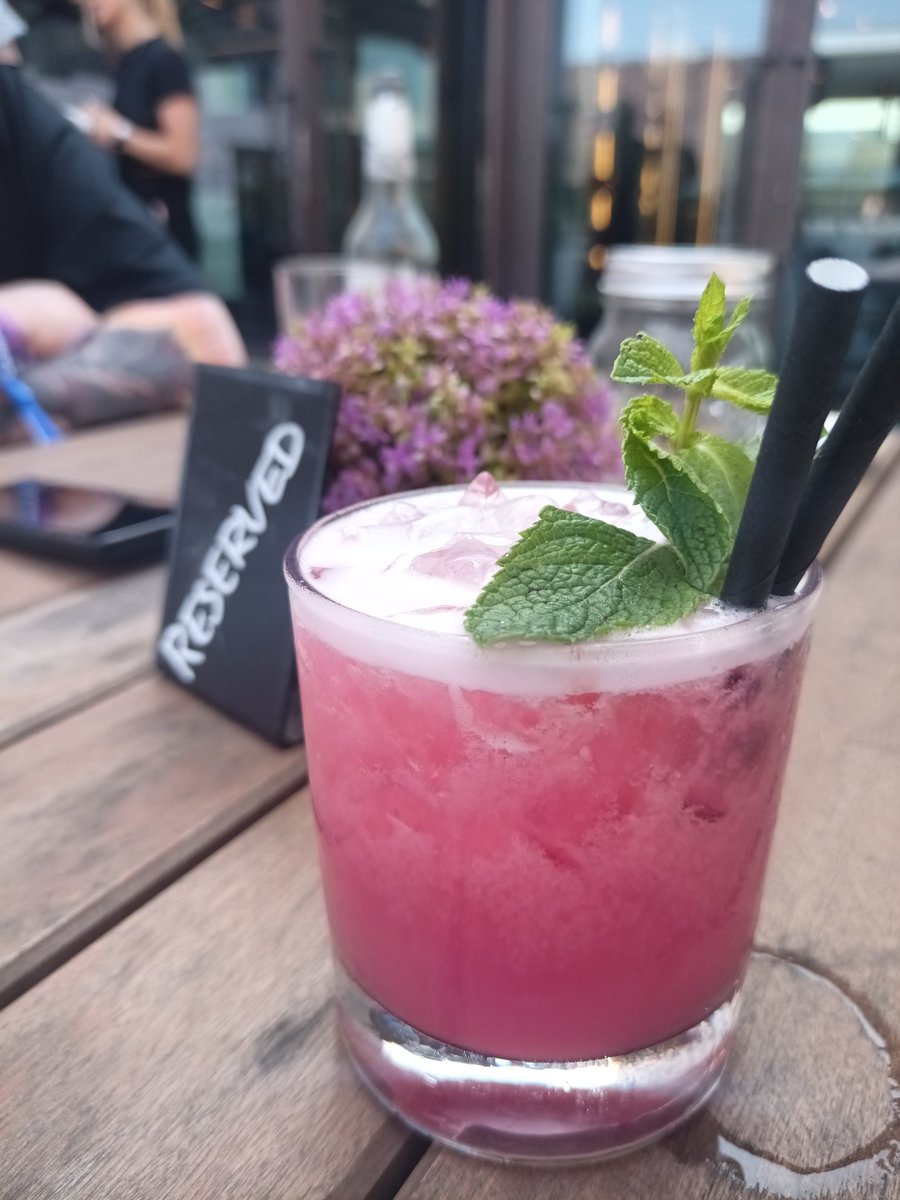 Der_C0mmander's tweet image. Guten Morgen/Mittag, Köln! Messeeingang-Check ✅ und ein leckeres Mittagessen im #TheAsh genossen. 
Absolut empfehlenswert!

Habt einen großartigen Tag und bleibt steifig!