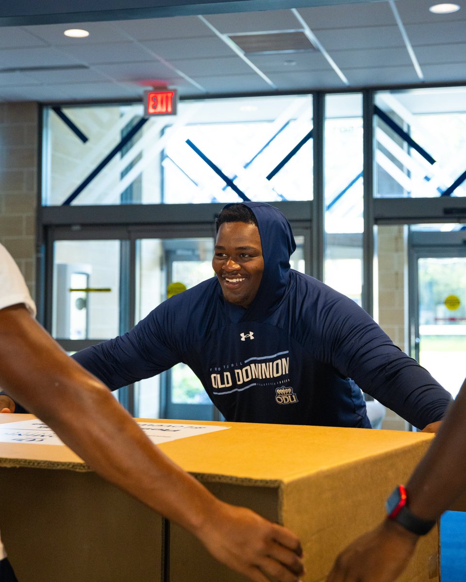 ODU Football (@odufootball) on Twitter photo Monarch Move-In‼️🏠
Welcome Home!
#ReignOn | #RFG Monarch Move-In‼️🏠
Welcome Home!
#ReignOn | #RFG