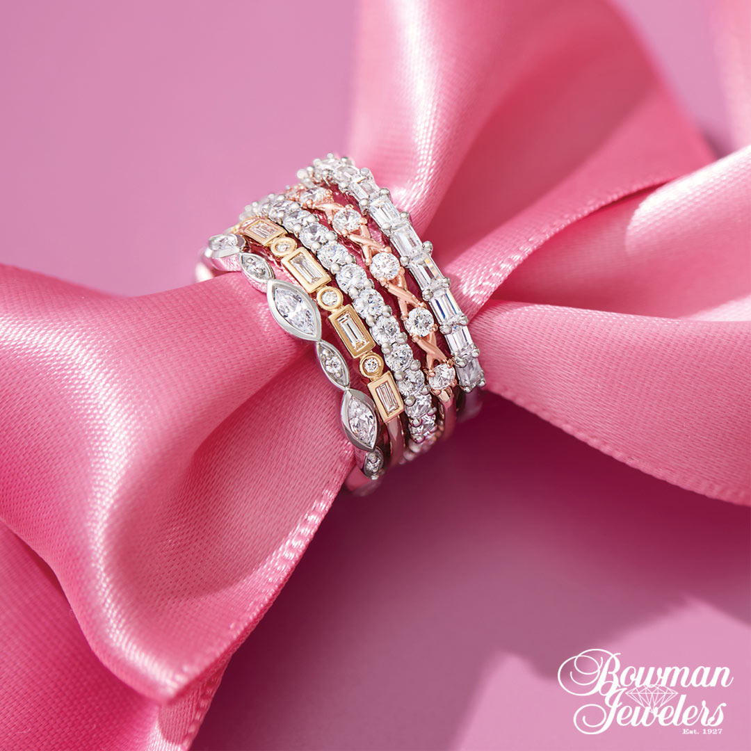 BowmanJewelers's tweet image. Mix, match, and make it yours! Stackable bands that shine in every stone shape. Customize with love! ❤️

#stuller #stackablerings #stackyourstyle #personalizedjewelry #stackablebands #layeredelegance #jewelrystack #weddingbands #jewelry #bowmanjewelers #johnsoncity #tennessee