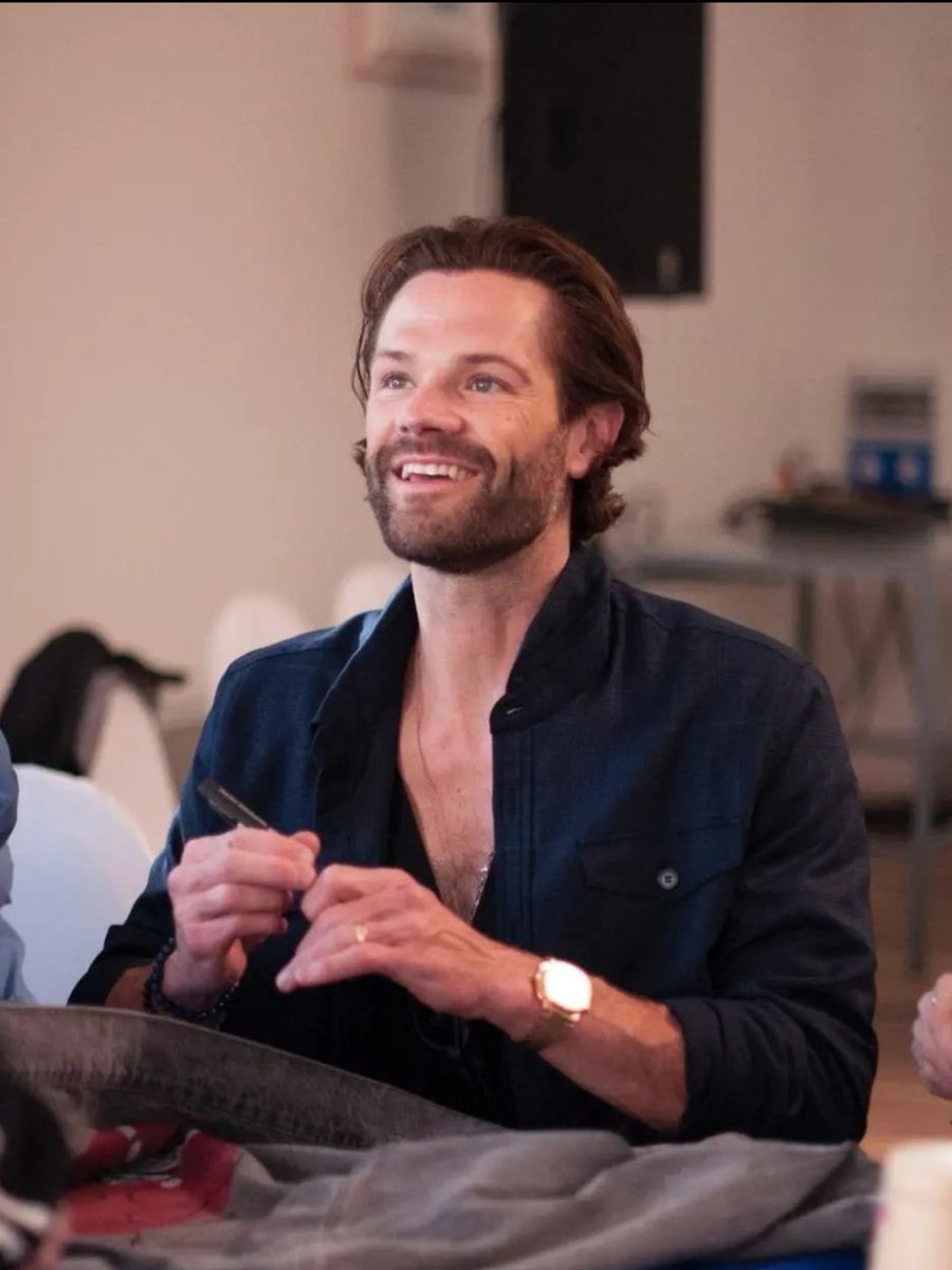 madeofawkward's tweet photo. Good luck on your first day of filming #FireCountry today @jarpad!! We cant wait to meet Camden, the maverick with a surfer swagger. 🔥🔥
Kick it in the ass!
#weloveyoujaredpadalecki https://t.co/KMh3MnCVi7
