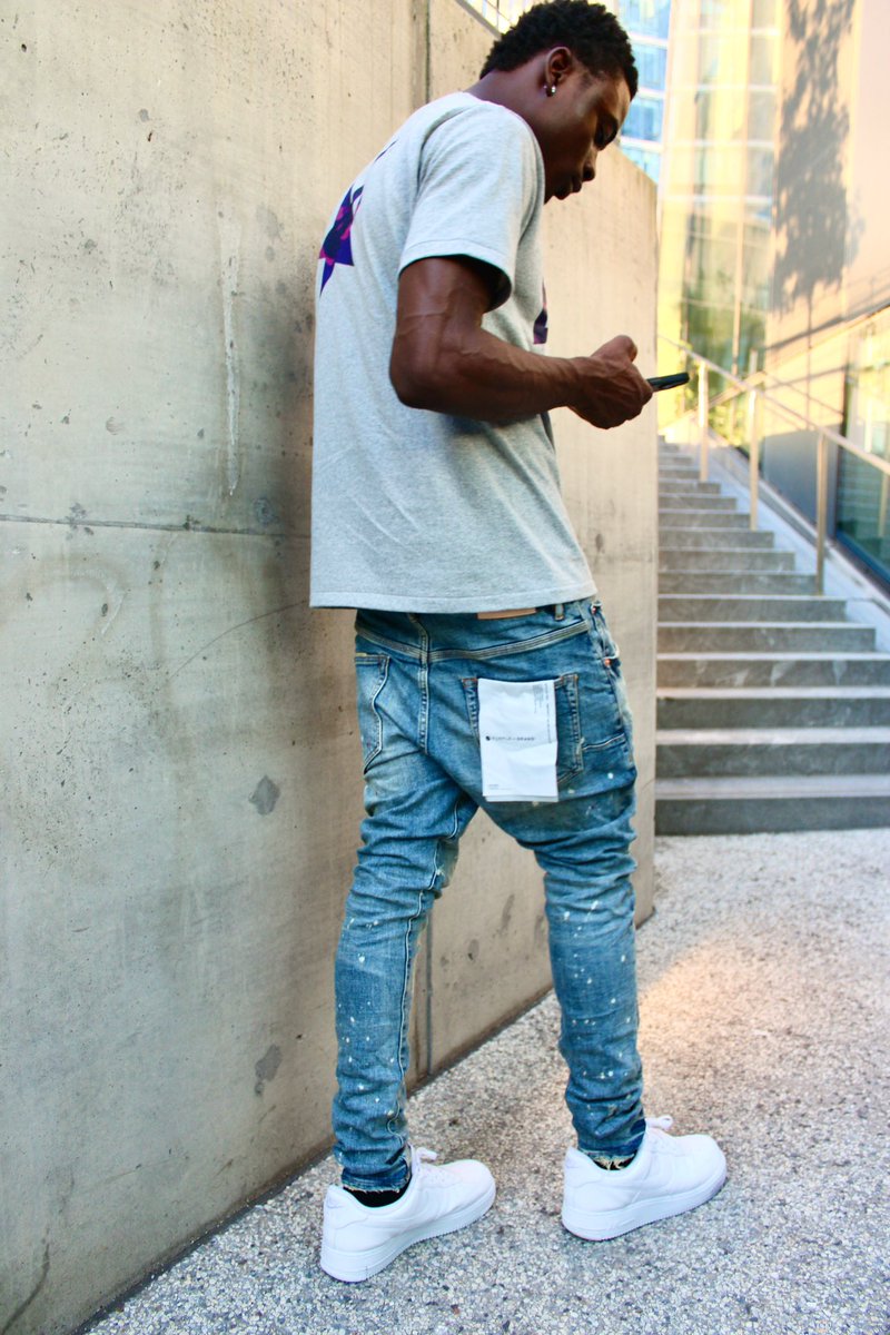 EBandzzz2x's tweet photo. I be bored asl im boutta get active on this Twitter shii💯😂 https://t.co/QsWwyNszz7