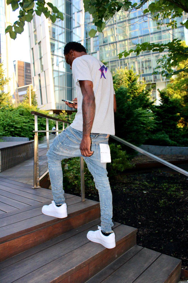EBandzzz2x's tweet photo. I be bored asl im boutta get active on this Twitter shii💯😂 https://t.co/QsWwyNszz7