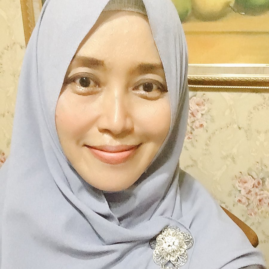 ViaAlviani34's tweet photo. Jadi temen curhatku mau ? https://t.co/s06rjfrNRz