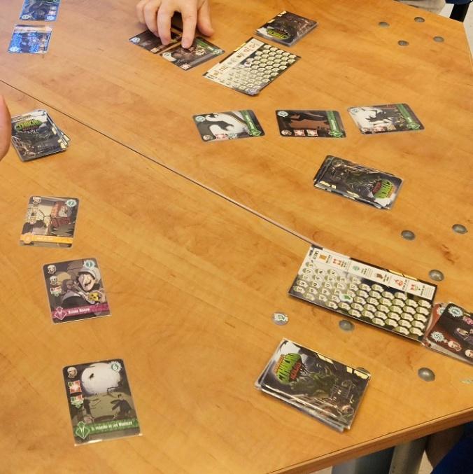 Recordamos el día de #LovecraftDay con un #Mansionesdelalocura de <a href="/FFGames/">FantasyFlightGames</a> ¿Lo habéis jugado? 🌌👽