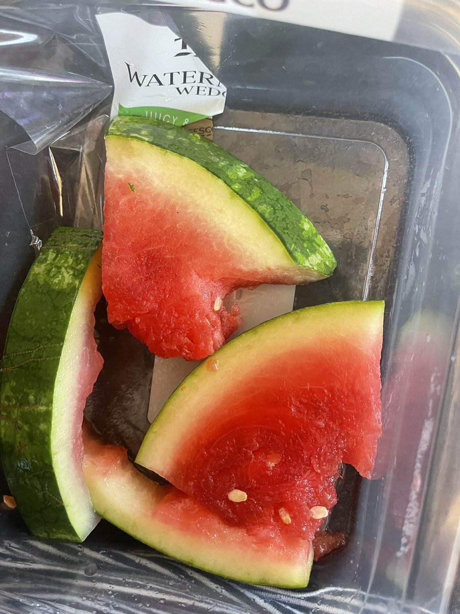 jazzhoyt's tweet photo. @Tesco the state of this😬😬 https://t.co/sS2Pf4UYmA