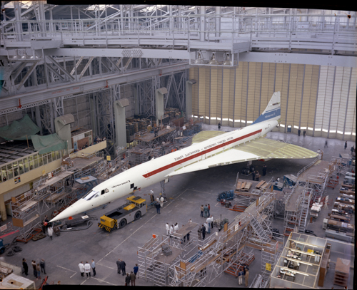 #OnThisDay in 1977 🛬

Concorde, 101 G-AXDN, is retired to the Imperial War Museum, Duxford. 

This pre-production aircraft was used to refine Concorde and bring it closer to the design needed for commercial service.

📸BAE Systems, 101 roll-out pre-resonance test