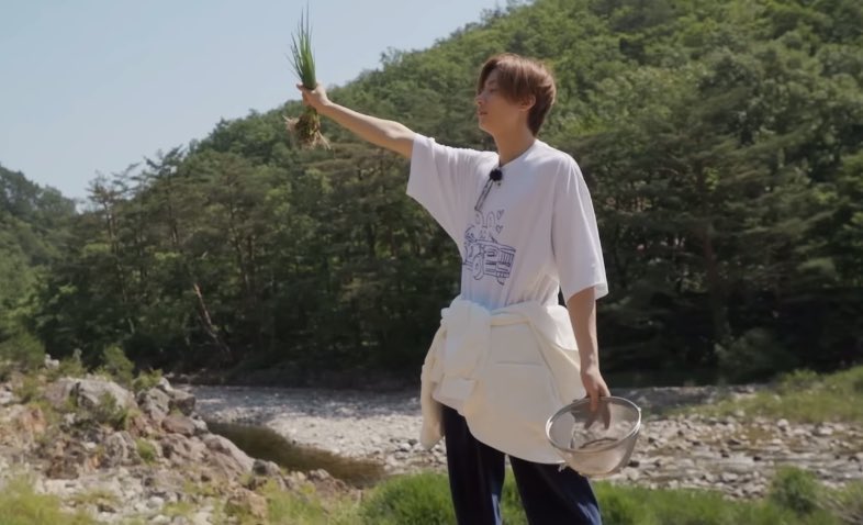 그니까 찬영이는 보스가 맞는거냐고 ㅋㅋㅋㅠㅠㅠ 
강아디 혼자 평화로운 농촌생활 즐기고 있는데