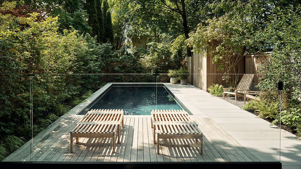 scavoliniTO's tweet photo. Perfect for doing during the 'dog days of summer,' dive into four inspiring pool &amp; landscape designs for city or country: https://t.co/S7zbjuTXRF https://t.co/RdS2bjjEsL