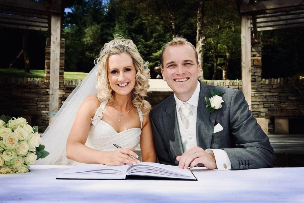 PaulFergusonSL's tweet image. 14 years married today to my amazing and gorgeous wife. Happy anniversary @KateRFerg