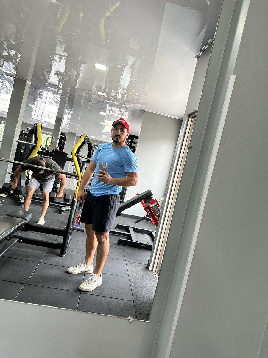 99marMarquez's tweet photo. Que se vuelva un hábito 🔱💪🏼#gym #fitnees https://t.co/vbu2dfeEav