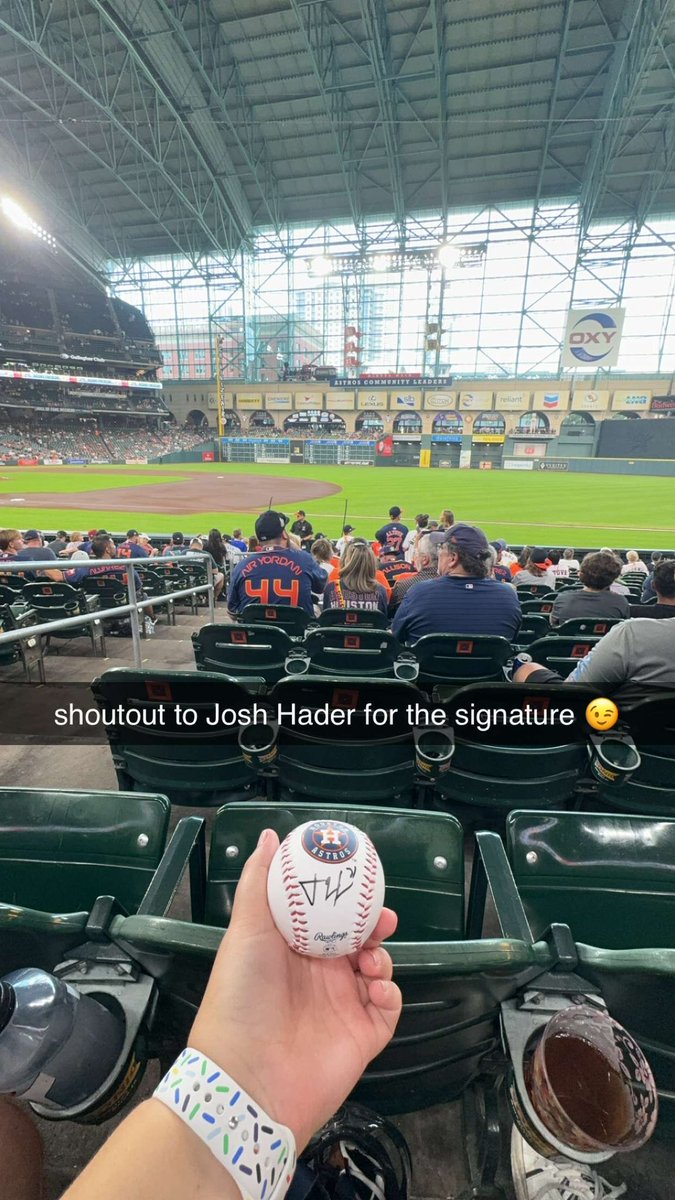 ssyydd__'s tweet photo. @michaelschwab13 i got to meet him at bp before a game and got my ball signed! https://t.co/61pDe9tWZH